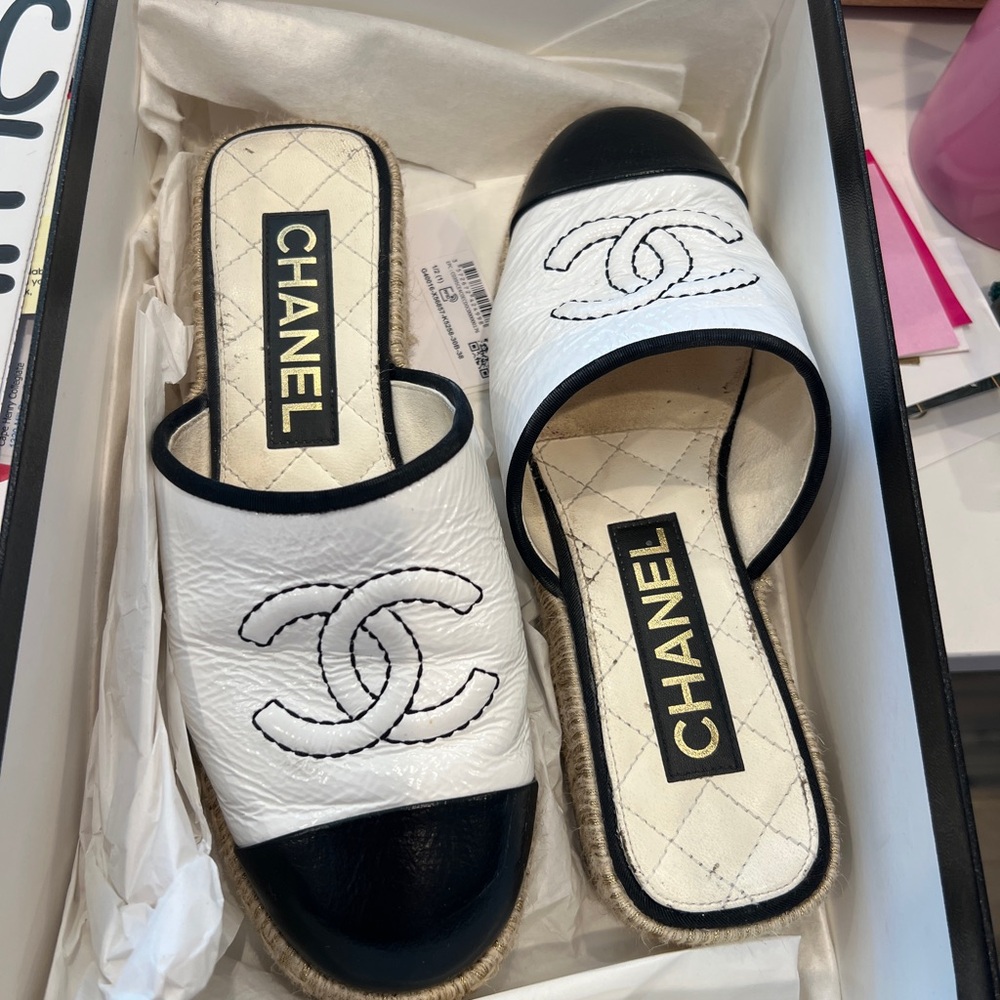 CHANEL size 38 espadrilles